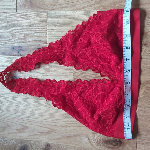 Victoria's Secret PINK. Lace Halter Top Bralette. Red. Small. - Picture 4 of 6